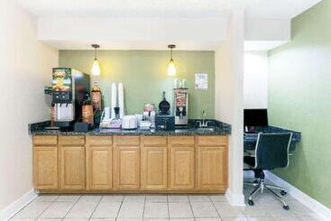 مُتل Super 8 By Wyndham Decatur/dntn/atlanta Area