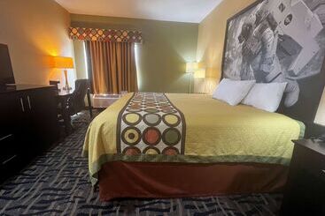 مُتل Super 8 By Wyndham Pasadena
