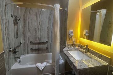 مُتل Super 8 By Wyndham Pasadena