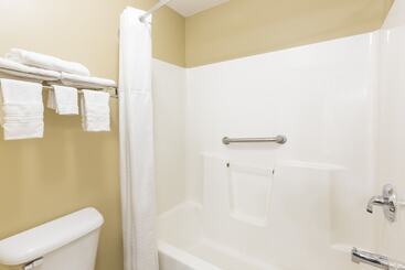 مُتل Super 8 By Wyndham Sioux Falls