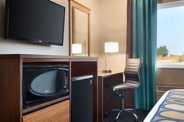مُتل Super 8 By Wyndham Sioux Falls