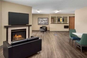 مُتل Super 8 By Wyndham Sioux Falls