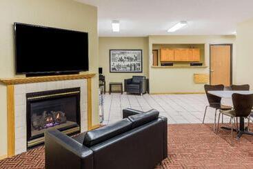 مُتل Super 8 By Wyndham Sioux Falls