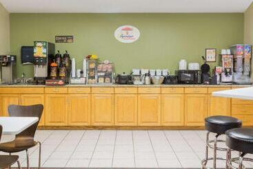 مُتل Super 8 By Wyndham Sioux Falls
