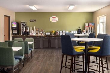 مُتل Super 8 By Wyndham Sioux Falls