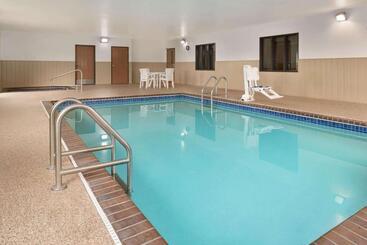 مُتل Super 8 By Wyndham Sioux Falls