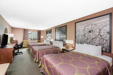 فندق على الطريق Super 8 By Wyndham Winfield Quail Ridge Area