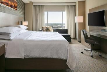 Sheraton Overland Park Hotel At The Convention Center