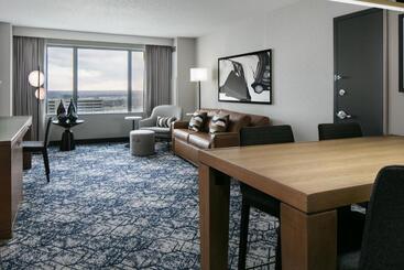 Sheraton Overland Park Hotel At The Convention Center