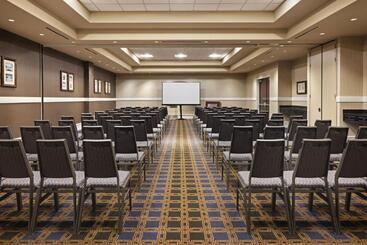 Sheraton Overland Park Hotel At The Convention Center