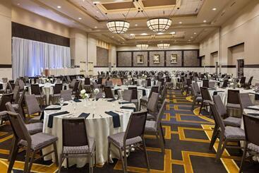 Sheraton Overland Park Hotel At The Convention Center