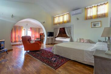 Villa Carol Appartamento E B&b