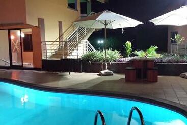 هتل Ponderosa Travel Lodge