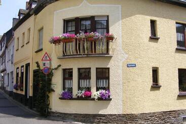 ペンション Zum Achten Himmel