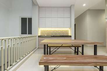 هتل Reddoorz Plus @ Patal Senayan