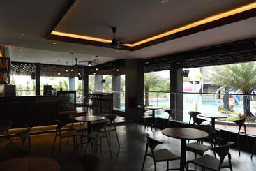 Vangohh Eminent Hotel & Spa