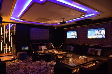 Vangohh Eminent Hotel & Spa