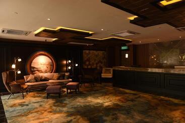 Vangohh Eminent Hotel & Spa