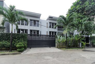 پانسیون Reddoorz @ Patal Senayan 4