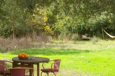 Quiet & Cottage In Estate Casas Da Cerca Near Troviscais