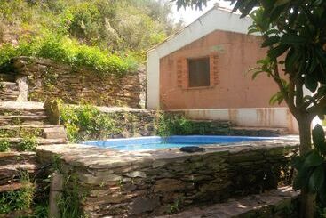 Quiet & Cottage In Estate Casas Da Cerca Near Troviscais