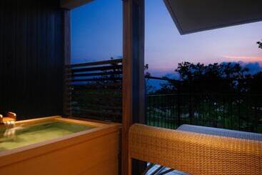 ریوکان Awaji Hamarikyu Takumi