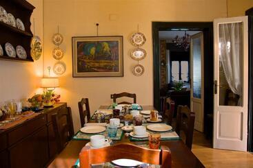 تختخواب و صبحانه Villa Ucci