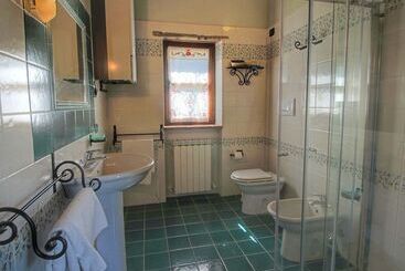 Detached House For 4 People With Stunning Views Of Estate