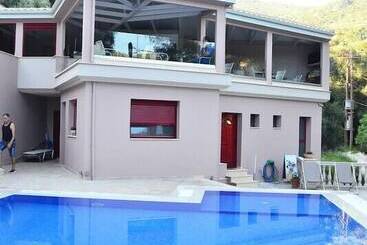 پانسیون Michaelangelo Boutique Parga