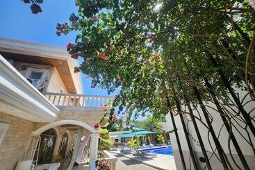 Only Seed Resort 欧芮希度假酒店