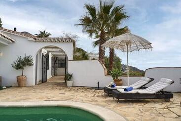 هتل Casa Rural Cómpeta Piscina Barbacoa Y Vista