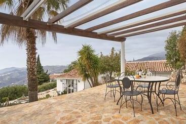 هتل Casa Rural Cómpeta Piscina Barbacoa Y Vista