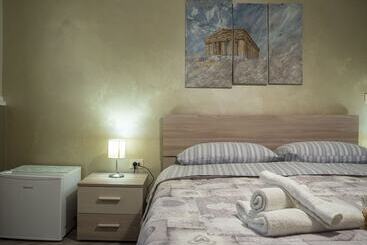 پانسیون Affittacamere Villa Paestum