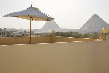 پانسیون The View Pyramids