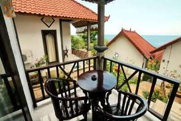 پانسیون Warung Ary & Home Stay