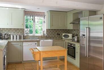 Aintree Cottage