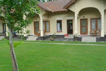 تختخواب و صبحانه Yuli S Homestay