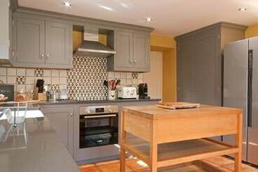 Bookers Cottage