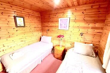 Braemar Lodge Cabins