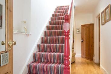 Bridge Cottage Croyde 3 4 Bed, Sleeps 8, Hot Tub