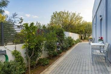 Comfort Stay Airport Studios   Free Shuttle From The Athens Airport