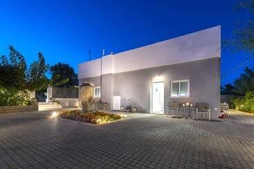 Comfort Stay Airport Studios   Free Shuttle From The Athens Airport