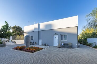 Comfort Stay Airport Studios   Free Shuttle From The Athens Airport