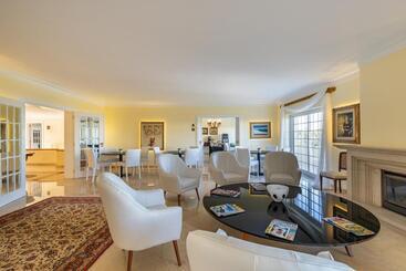 هتل Estoril Luxury Suites & Spa