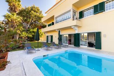 هتل Estoril Luxury Suites & Spa