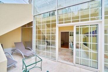هتل Estoril Luxury Suites & Spa