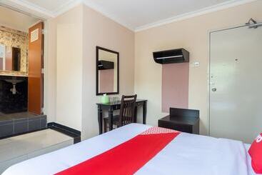 هتل Oyo 89844 Green Villa