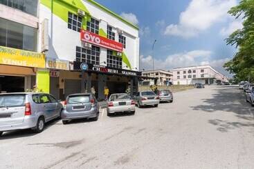 هتل Oyo 89844 Green Villa