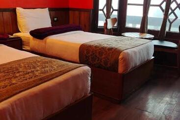 هتل The Rope Resorts