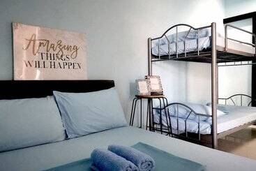 هتل The Runway Inn  Mactan Cebu